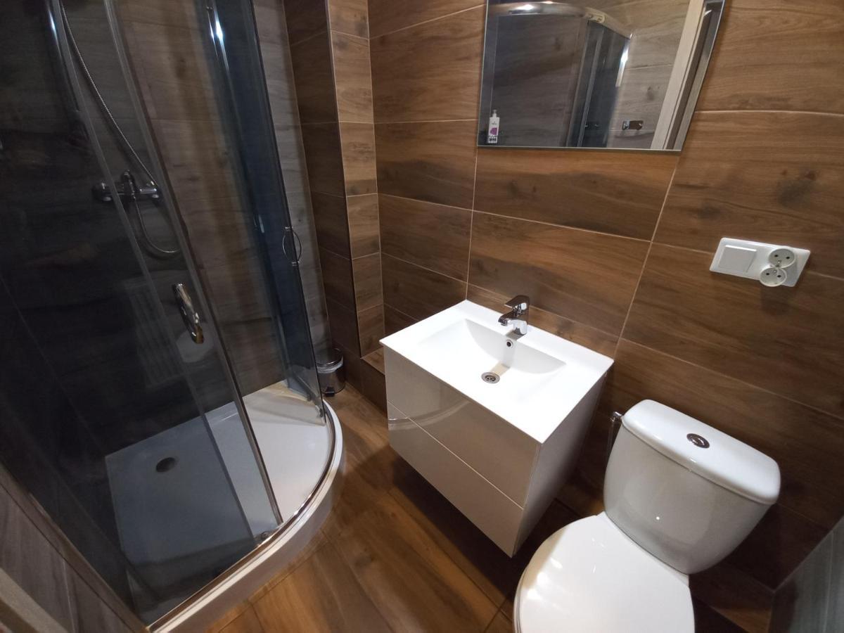Good Night Noclegi & Strefa Z Sauna I Jacuzzi Ogolnodostepna Lub Na Wylacznosc Czechowice-Dziedzice Bagian luar foto