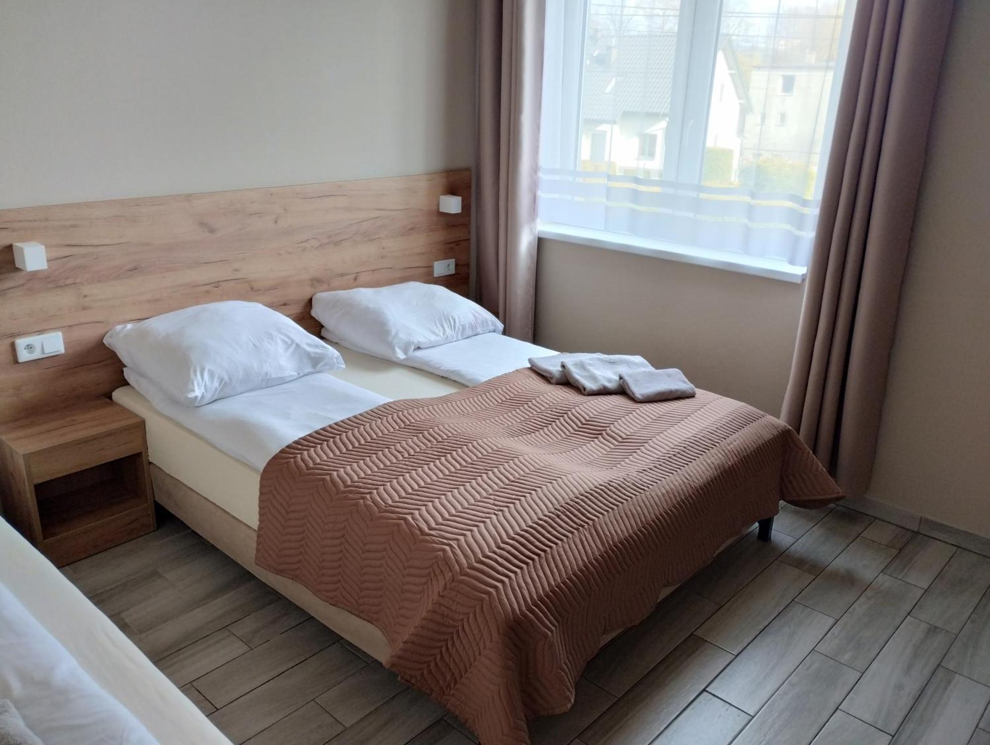 Good Night Noclegi & Strefa Z Sauna I Jacuzzi Ogolnodostepna Lub Na Wylacznosc Czechowice-Dziedzice Bagian luar foto