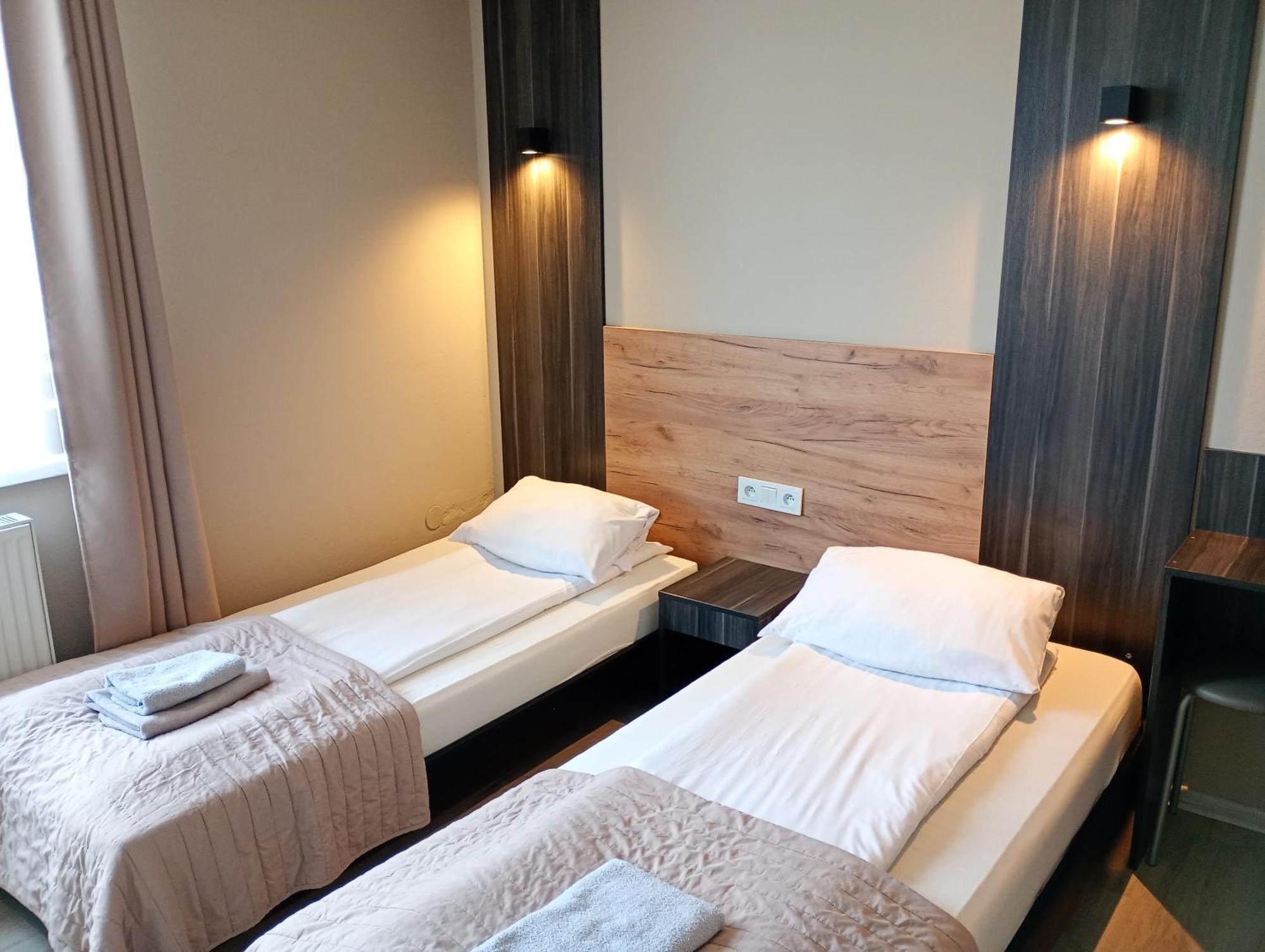 Good Night Noclegi & Strefa Z Sauna I Jacuzzi Ogolnodostepna Lub Na Wylacznosc Czechowice-Dziedzice Bagian luar foto