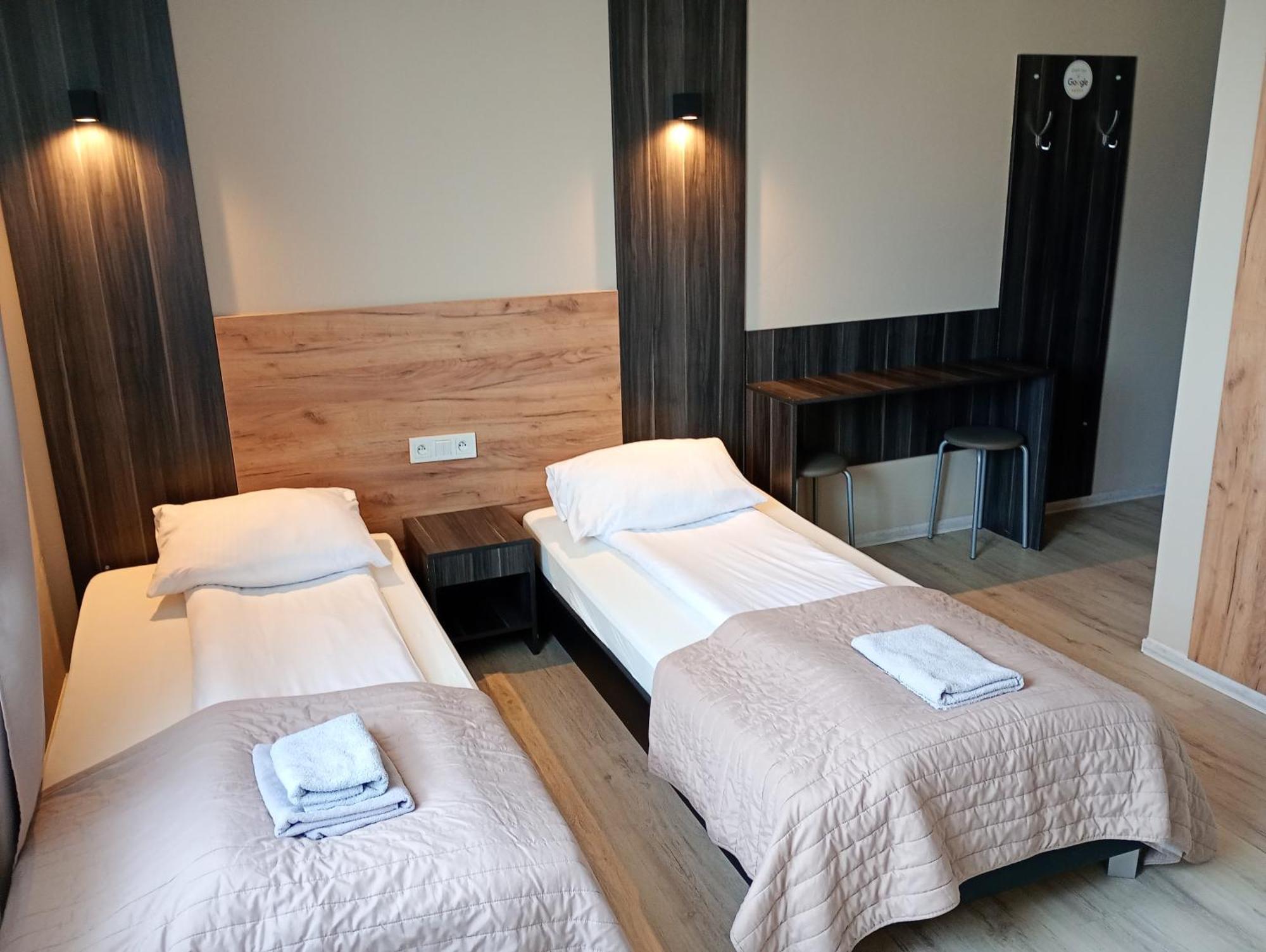Good Night Noclegi & Strefa Z Sauna I Jacuzzi Ogolnodostepna Lub Na Wylacznosc Czechowice-Dziedzice Bagian luar foto