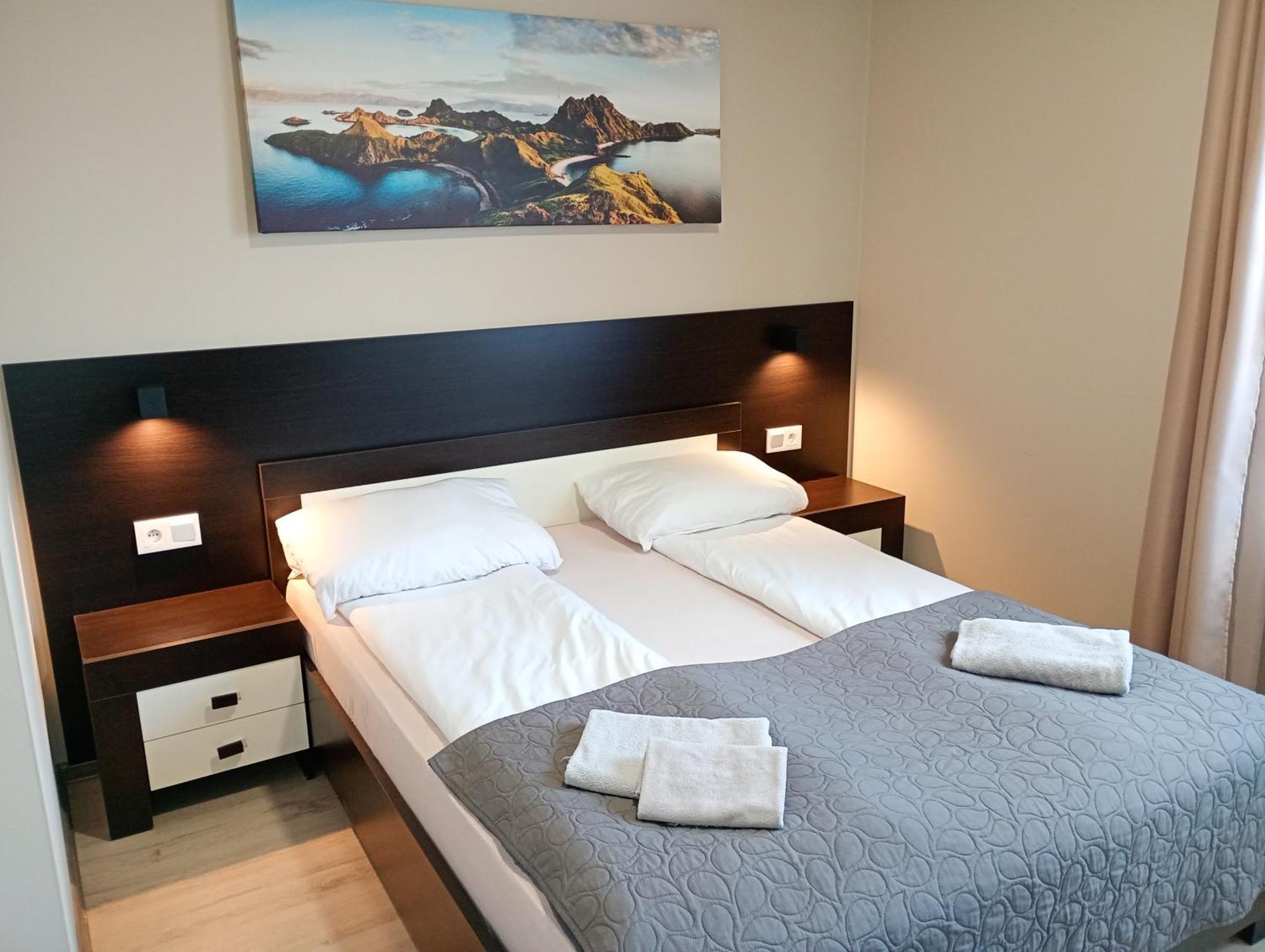 Good Night Noclegi & Strefa Z Sauna I Jacuzzi Ogolnodostepna Lub Na Wylacznosc Czechowice-Dziedzice Bagian luar foto